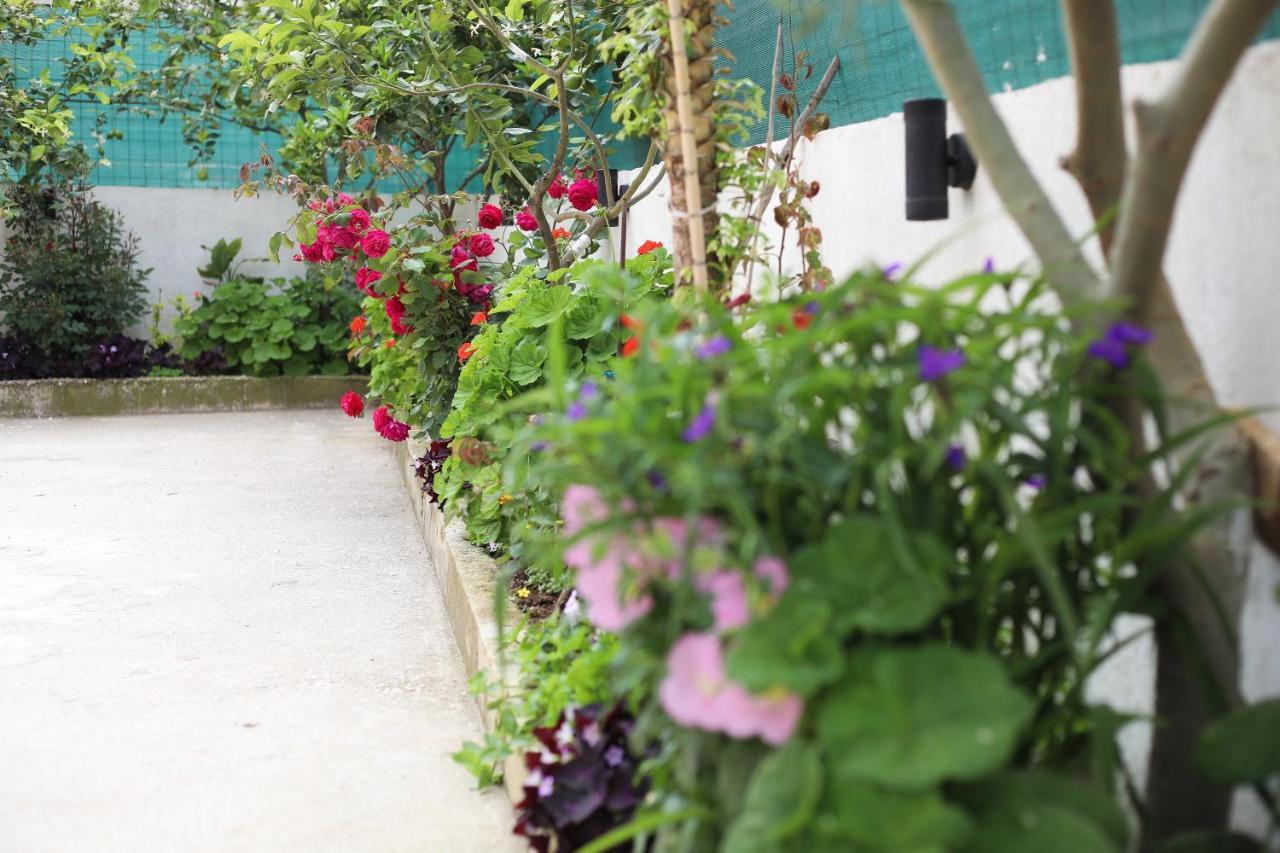 Vila Feliz - Premium Rooms With Free Private Parking Vlorë Exterior foto