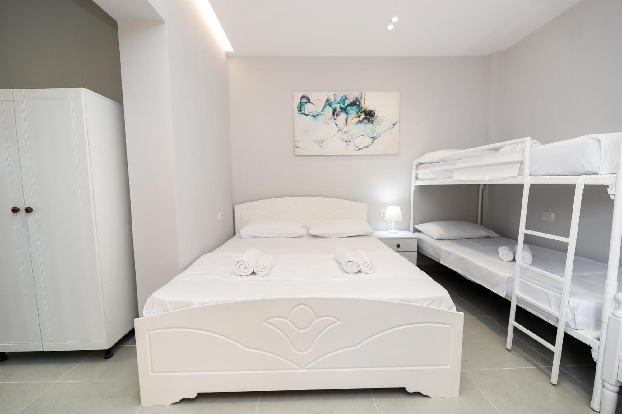 Vila Feliz - Premium Rooms With Free Private Parking Vlorë Exterior foto