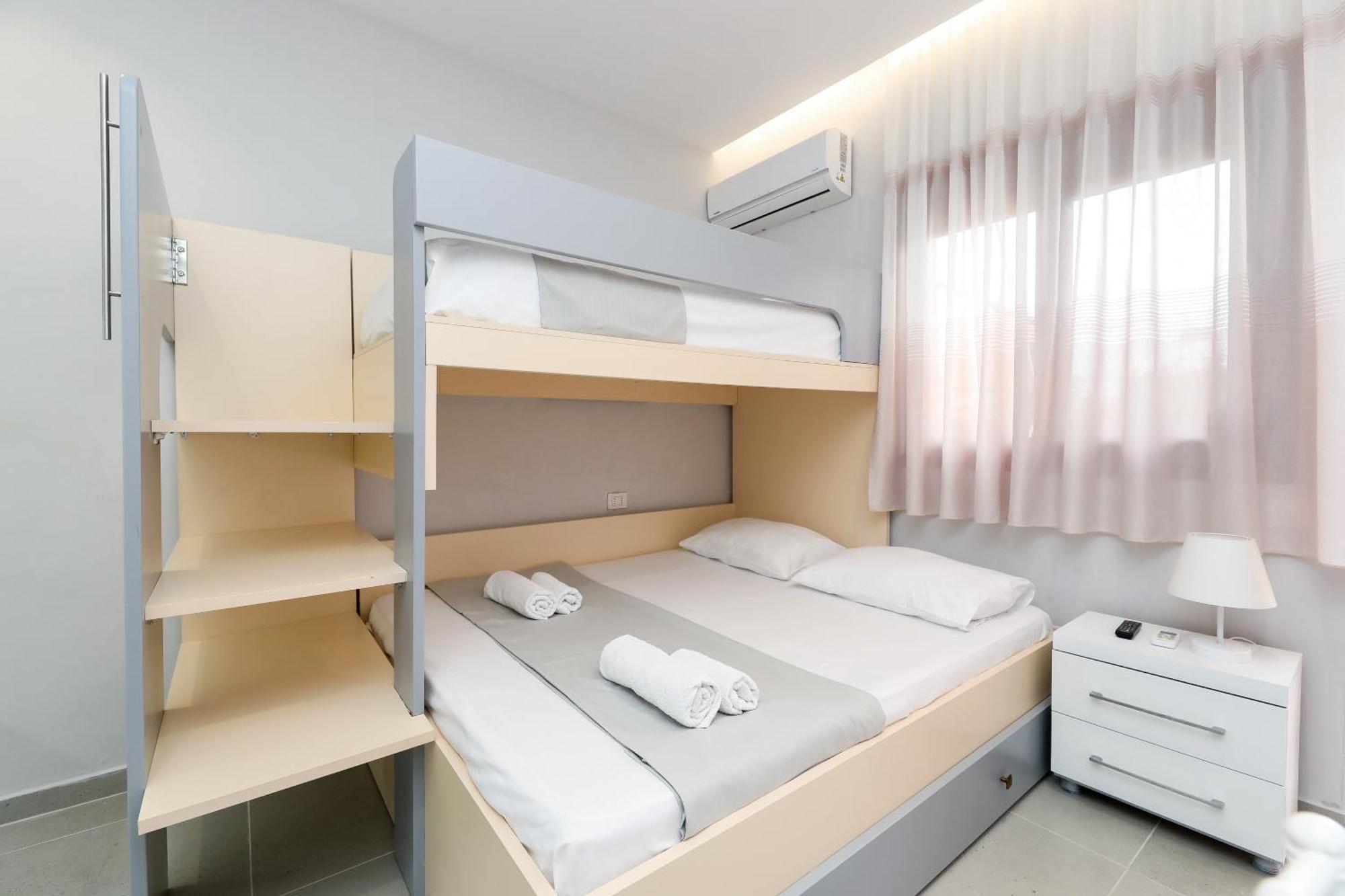 Vila Feliz - Premium Rooms With Free Private Parking Vlorë Exterior foto
