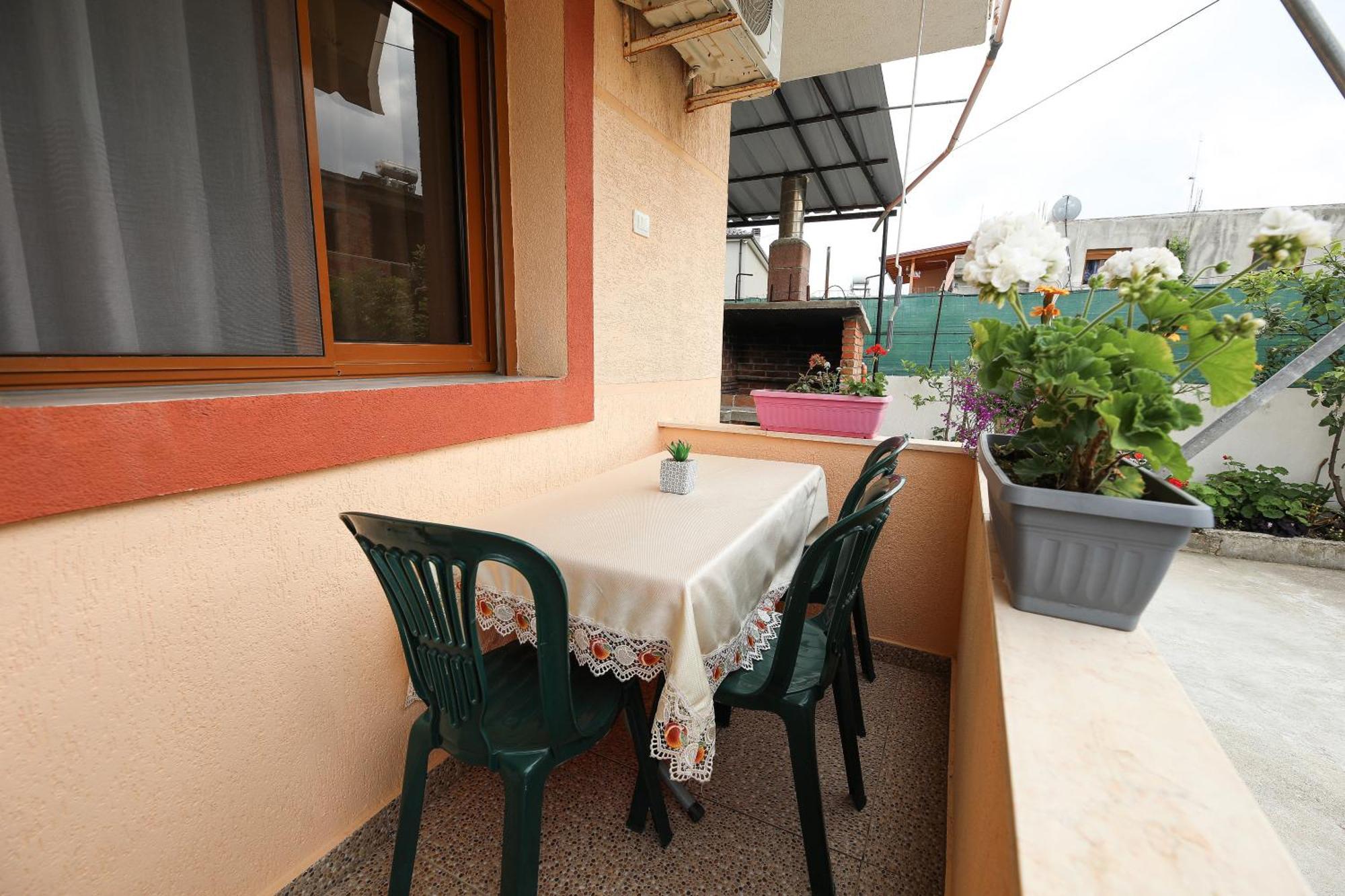Vila Feliz - Premium Rooms With Free Private Parking Vlorë Exterior foto