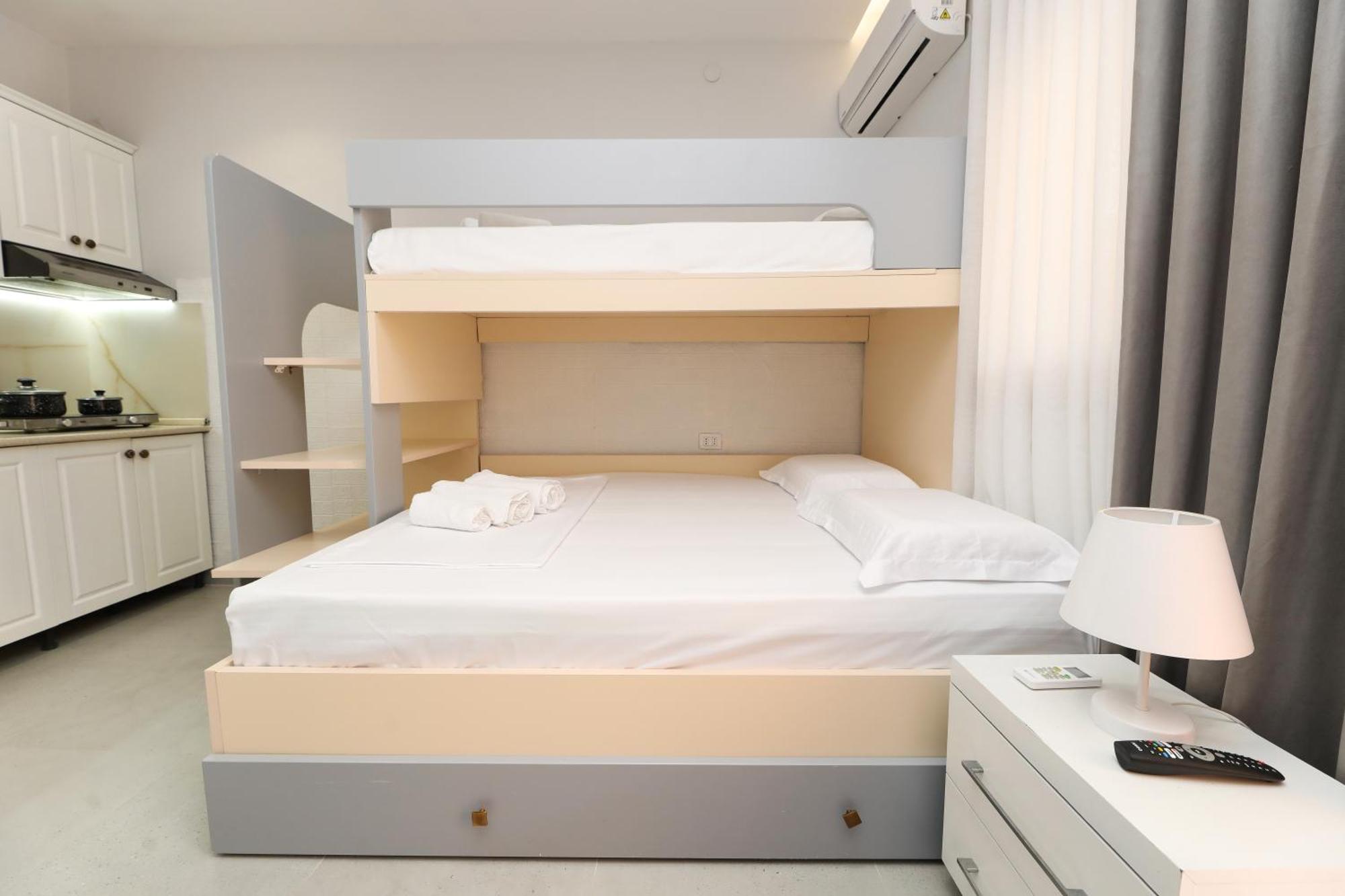 Vila Feliz - Premium Rooms With Free Private Parking Vlorë Exterior foto