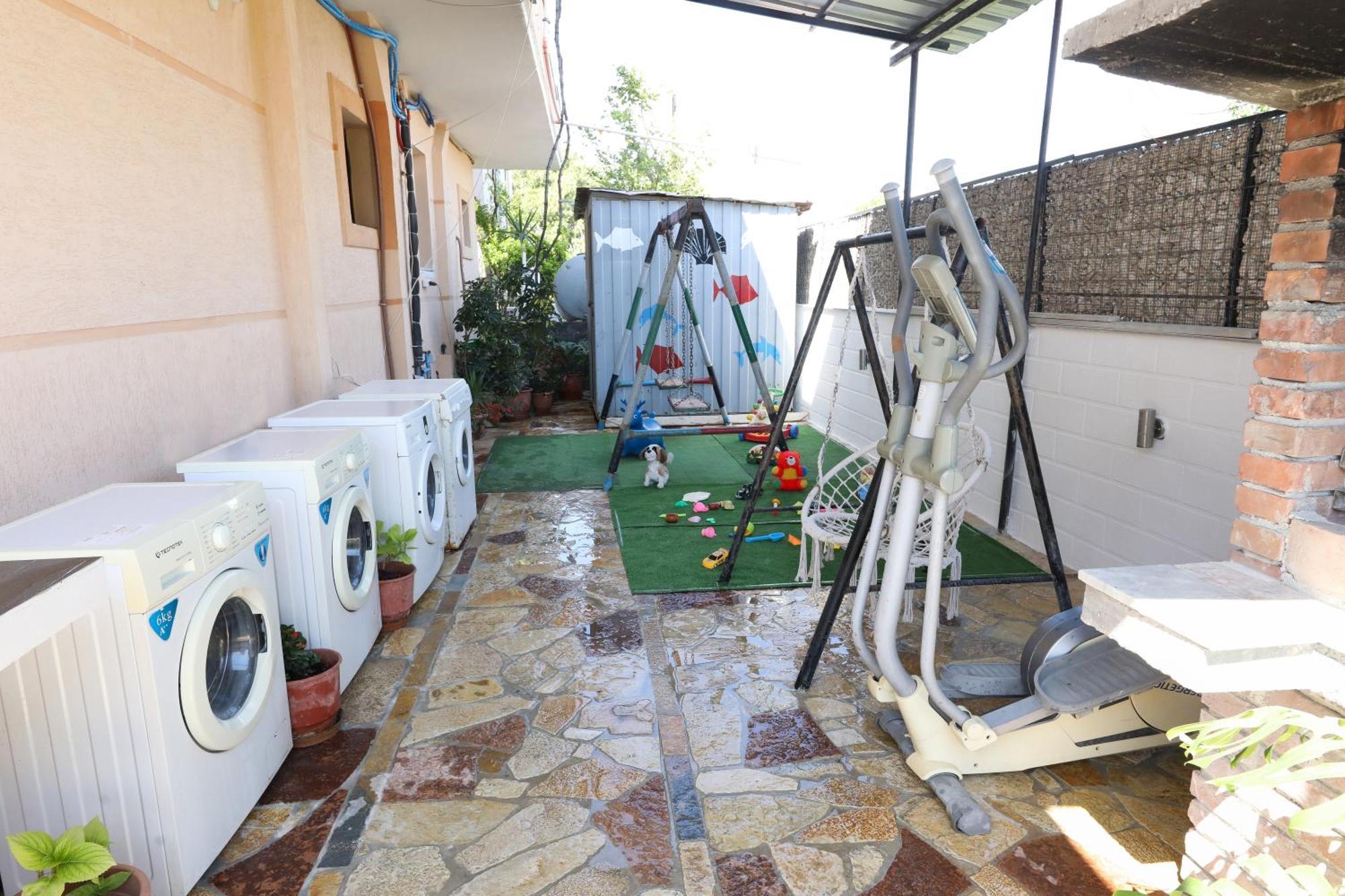 Vila Feliz - Premium Rooms With Free Private Parking Vlorë Exterior foto